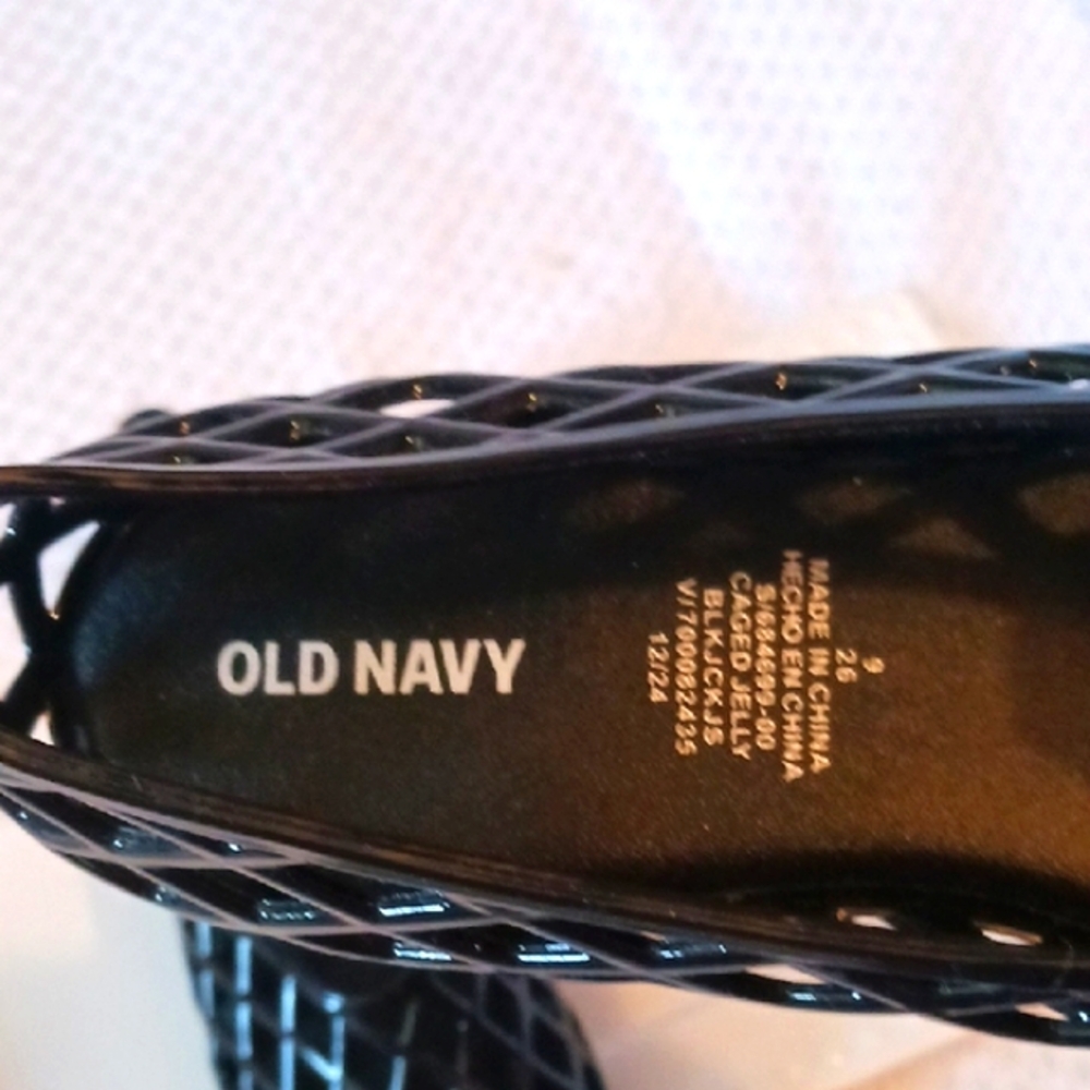 Gorgeous! Old Navy Black Diamond Design Jelly Flats with Glossy Finish 9 🏝 - Picture 2 of 11